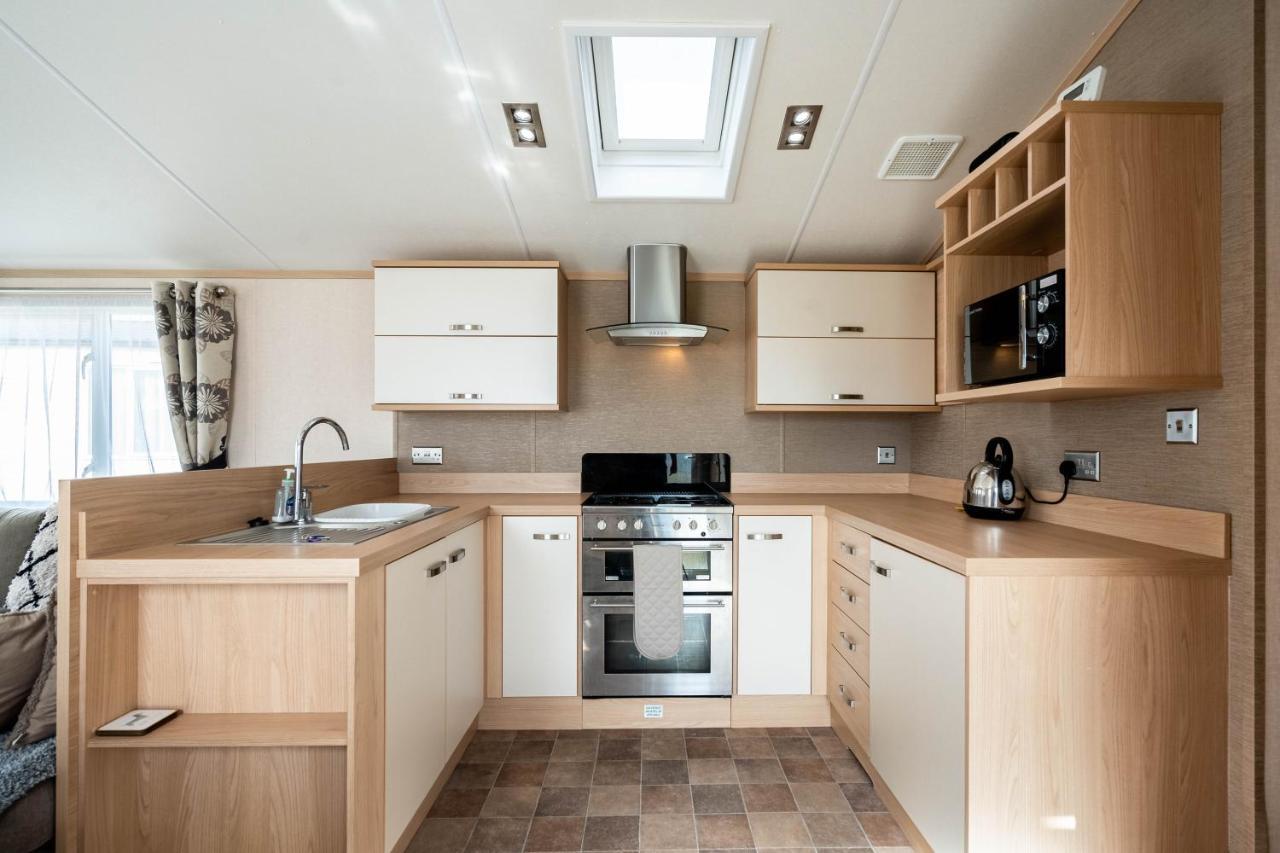 Lyons Retreat Apartment Lossiemouth Bagian luar foto